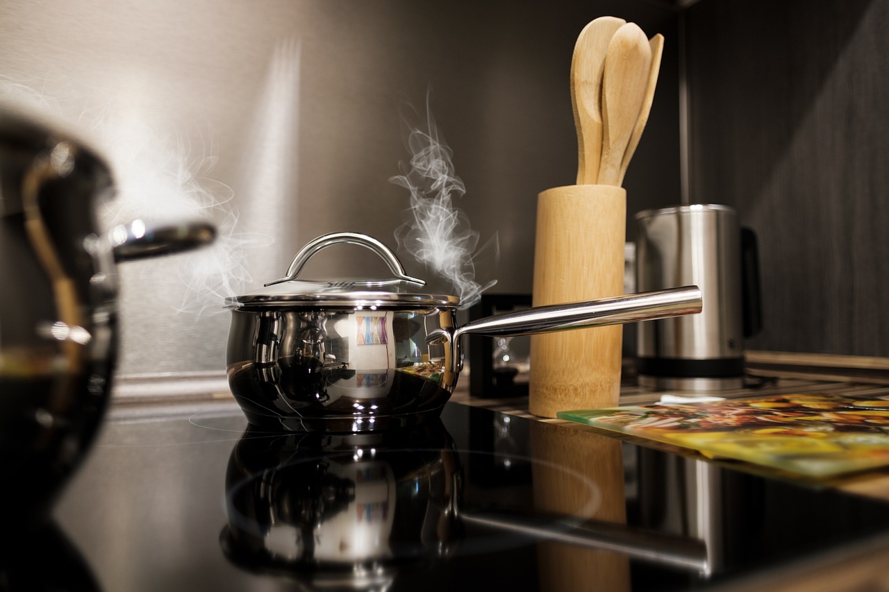 Image of a steaking pot on a hob